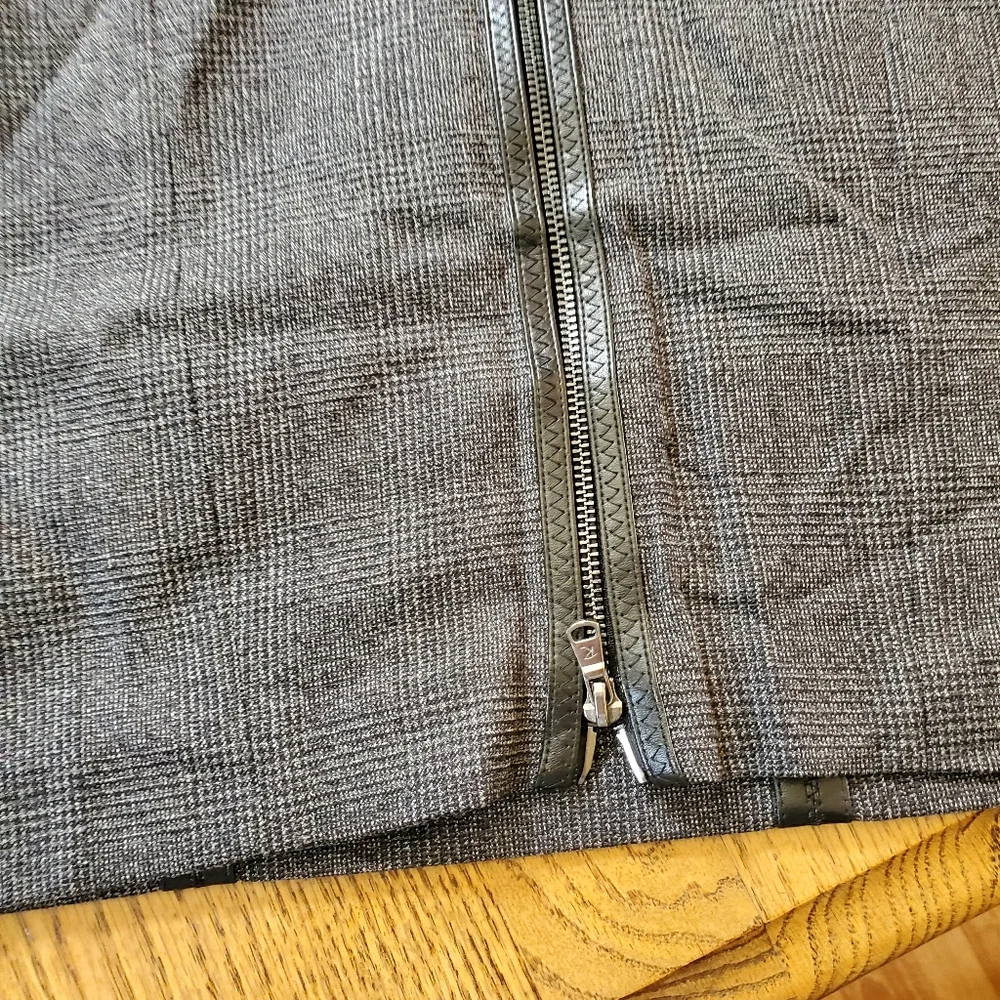 Rekucci collection skirt with leather details size 6. - Picture 4 of 8